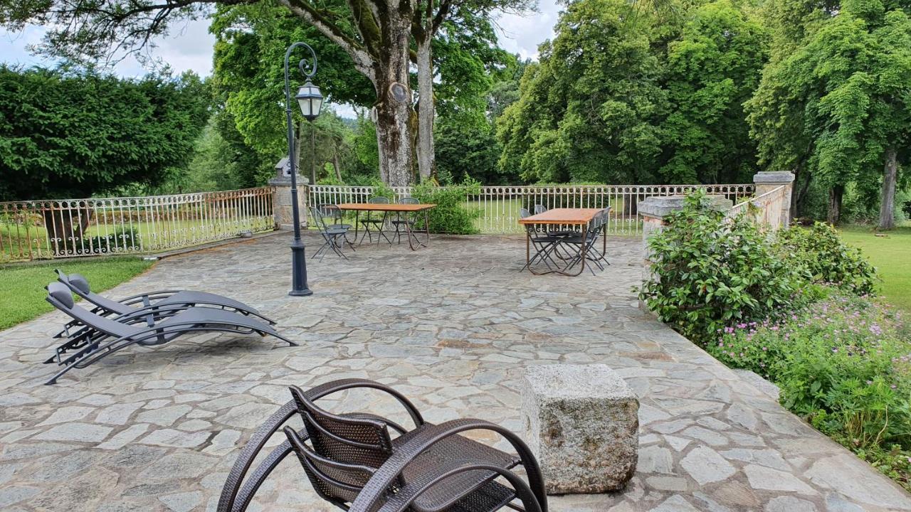 Domaine De Montvianeix Bed & Breakfast Saint-Victor-Montvianeix Exterior foto