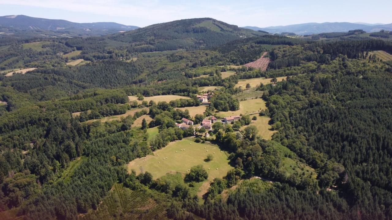 Domaine De Montvianeix Bed & Breakfast Saint-Victor-Montvianeix Exterior foto