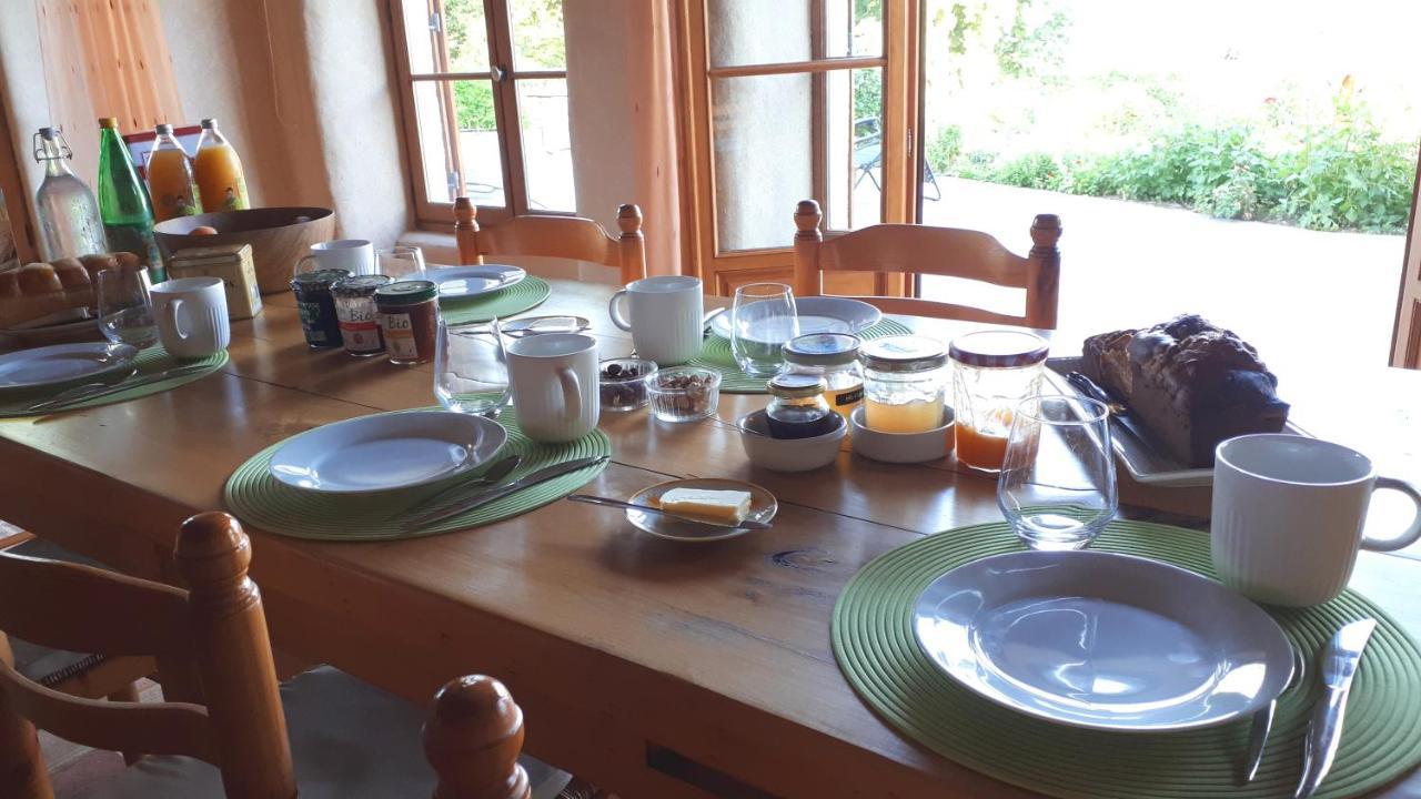 Domaine De Montvianeix Bed & Breakfast Saint-Victor-Montvianeix Exterior foto
