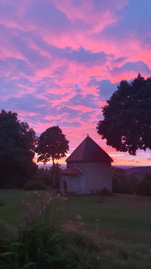 Domaine De Montvianeix Bed & Breakfast Saint-Victor-Montvianeix Exterior foto