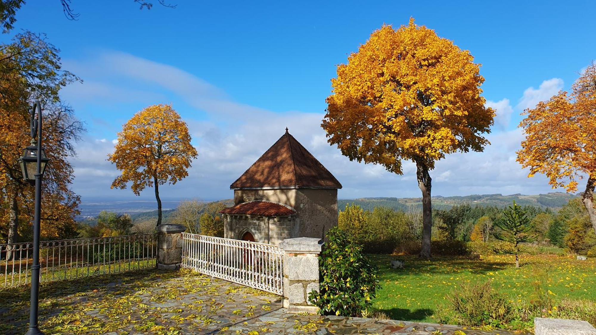 Domaine De Montvianeix Bed & Breakfast Saint-Victor-Montvianeix Exterior foto