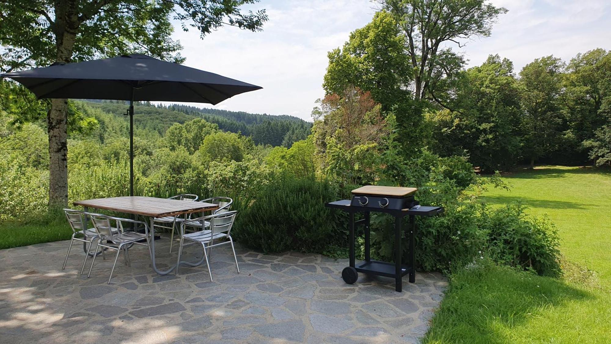 Domaine De Montvianeix Bed & Breakfast Saint-Victor-Montvianeix Exterior foto