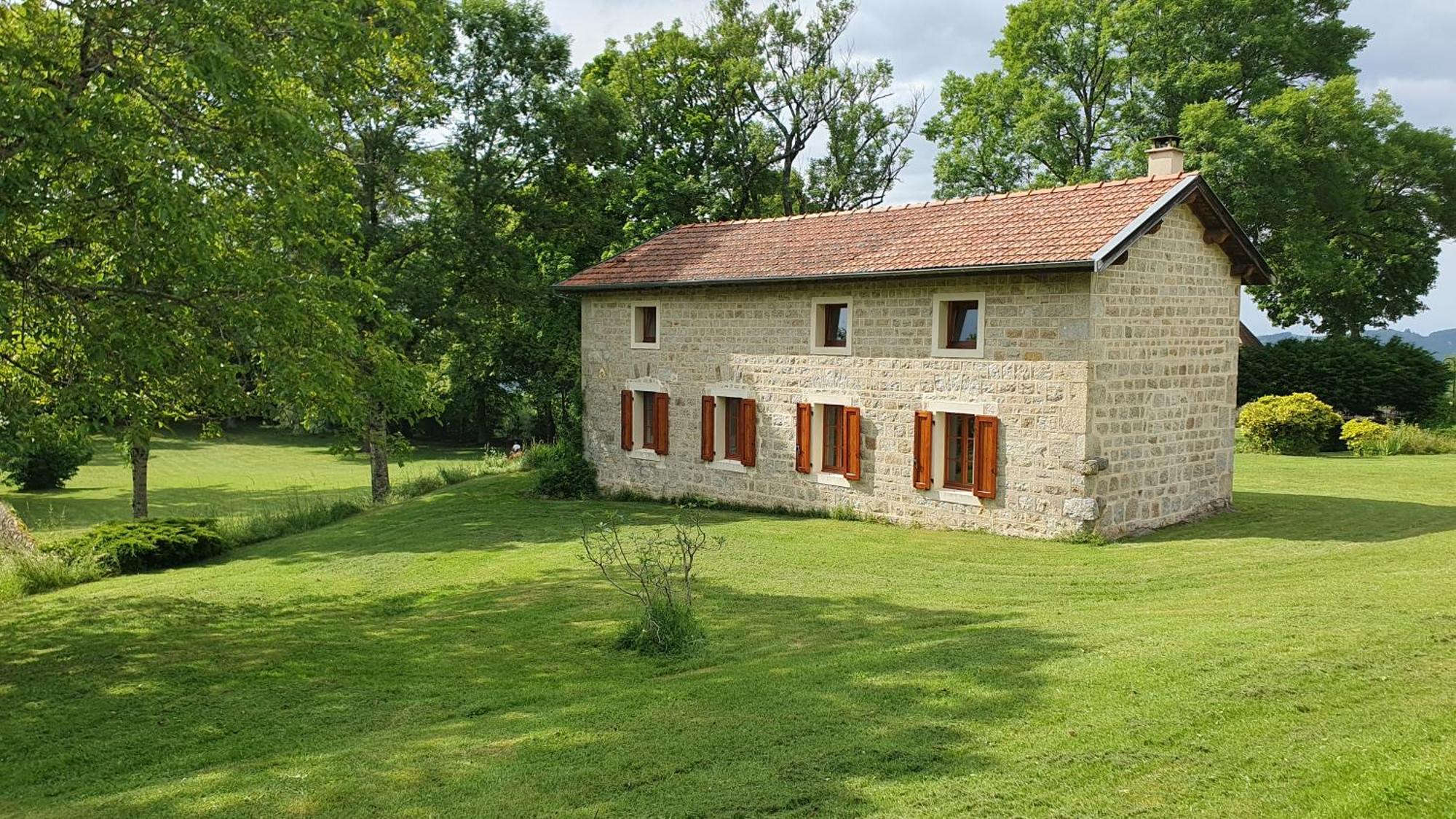 Domaine De Montvianeix Bed & Breakfast Saint-Victor-Montvianeix Exterior foto